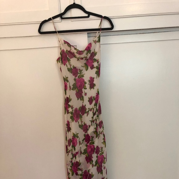 Betsey Johnson Dresses & Skirts - Betsey Johnson Floral Dress - Parties / Weddings! Betsey Johnson Dresses & Skirts - Betsey Johnson Floral Dress - Parties / Weddings!
